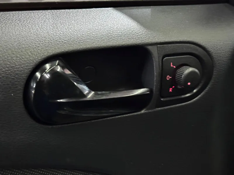 Volkswagen Voyage Cinza