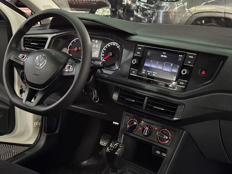Volkswagen Polo Branco