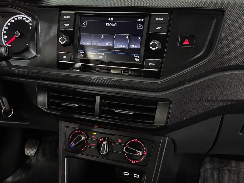 Volkswagen Polo Branco