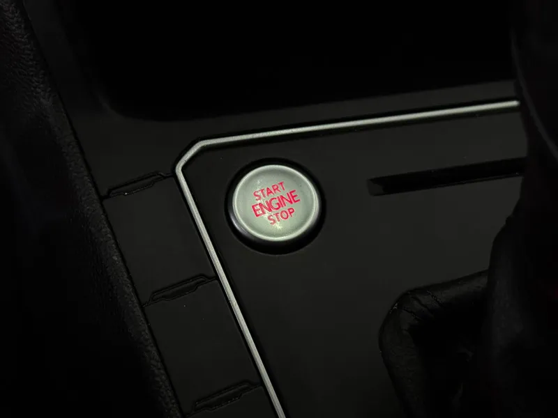 Volkswagen Polo Preto