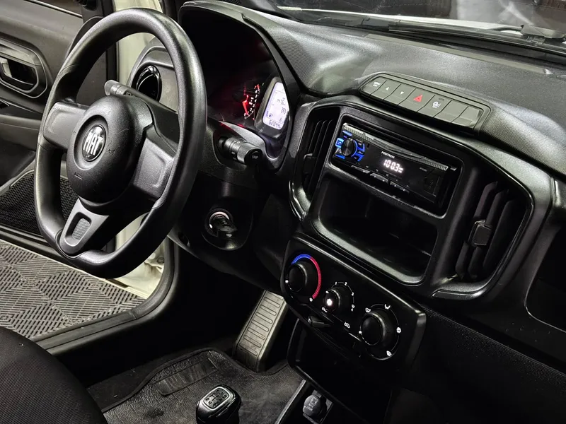 Fiat Strada Branco