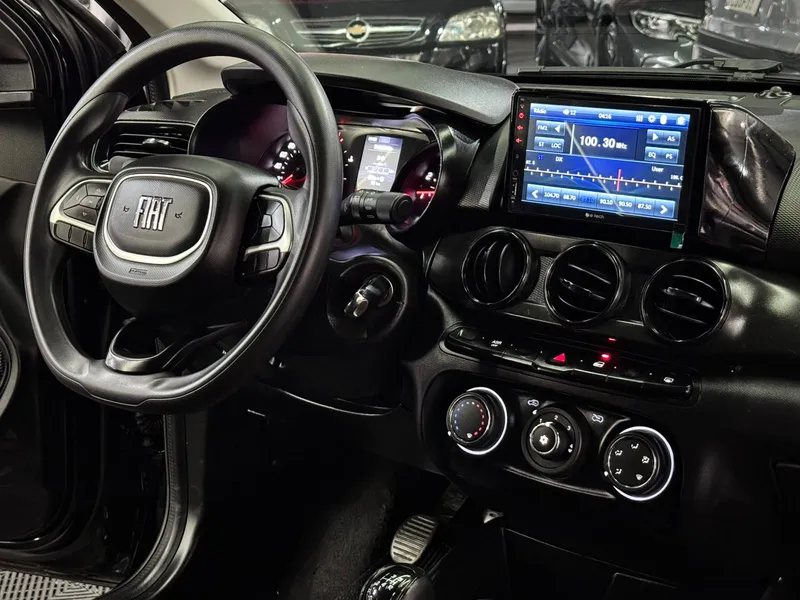 Fiat Argo Preto