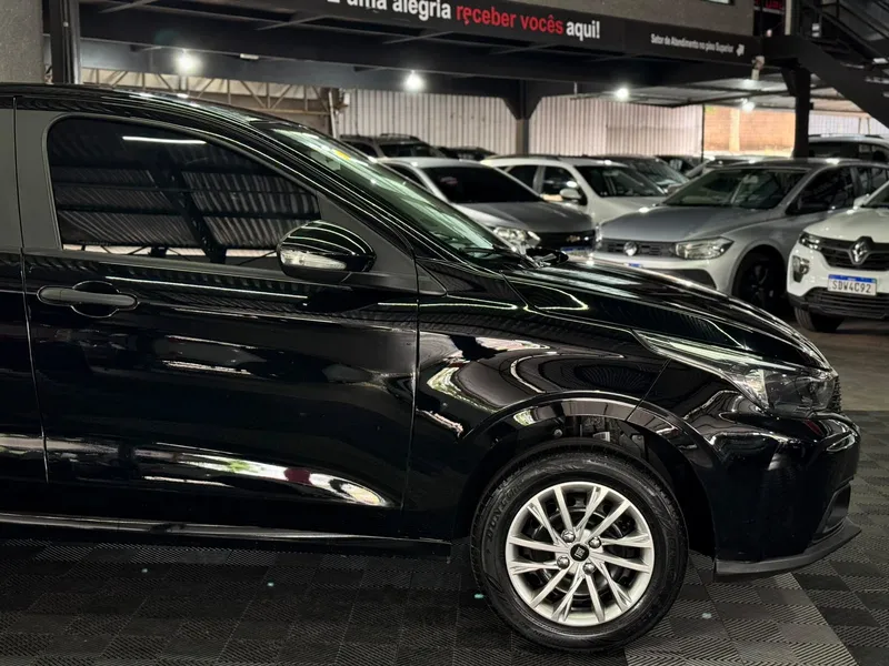 Fiat Argo Preto