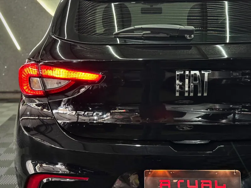 Fiat Argo Preto