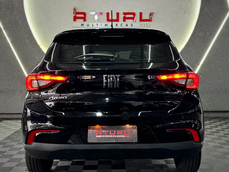 Fiat Argo Preto