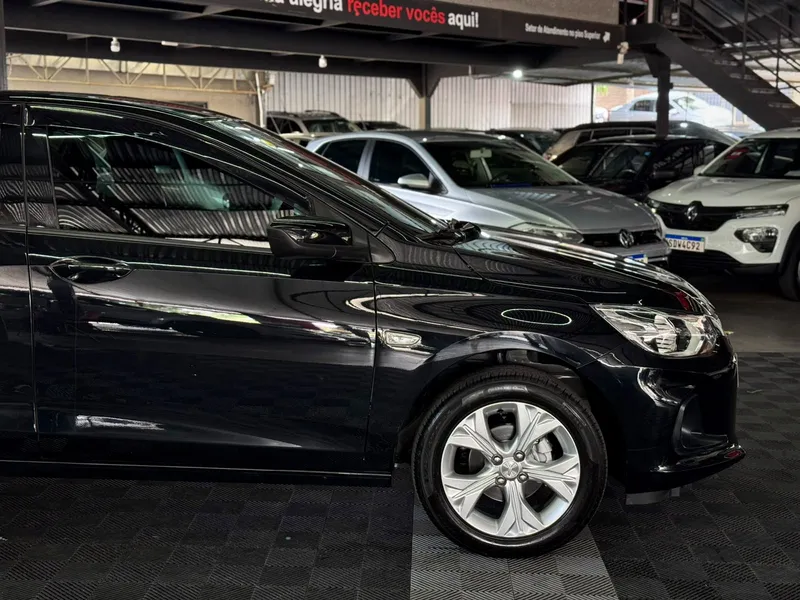 Chevrolet Onix Sedan Preto