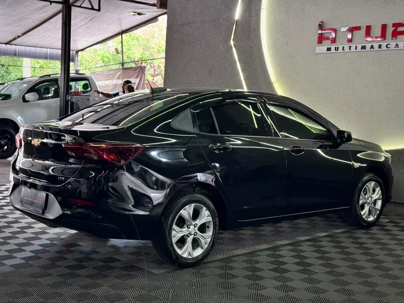 Chevrolet Onix Sedan Preto