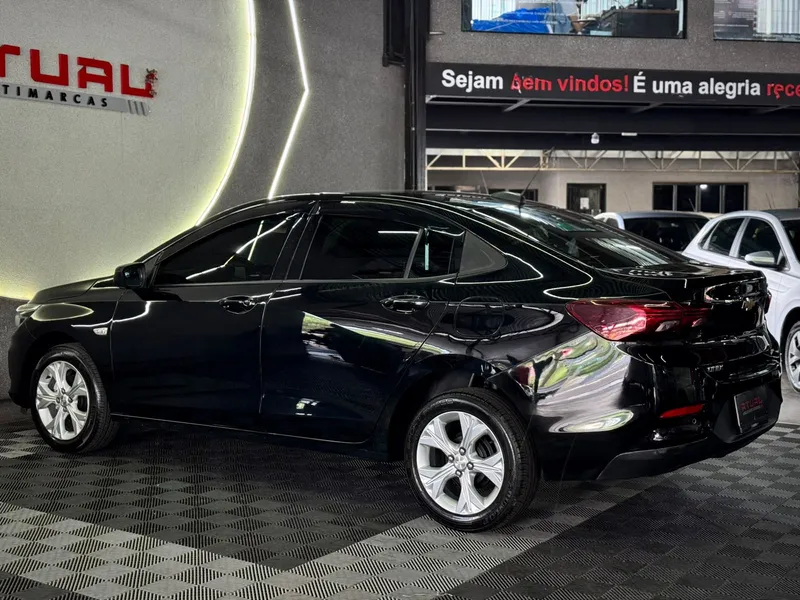Chevrolet Onix Sedan Preto