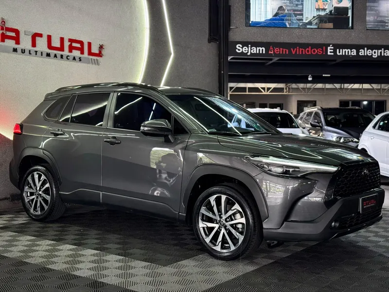 Toyota Corolla Cross Cinza