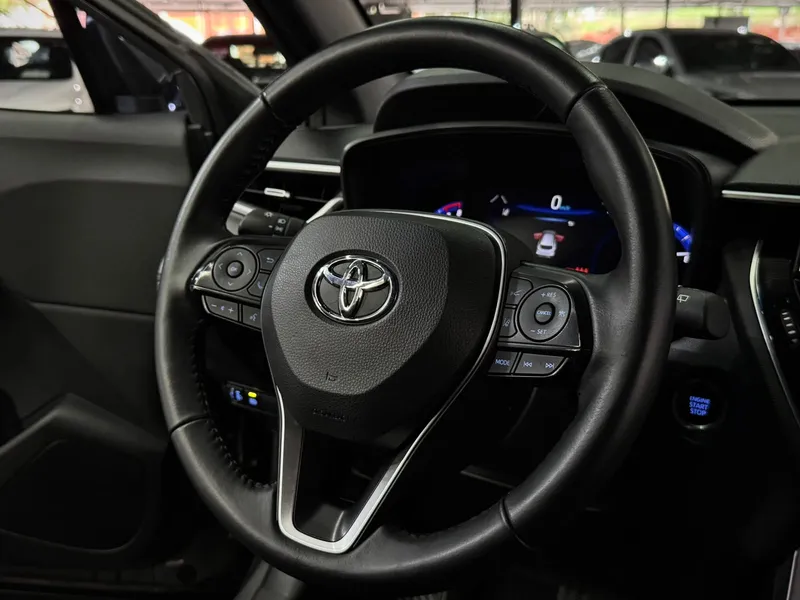 Toyota Corolla Cross Cinza