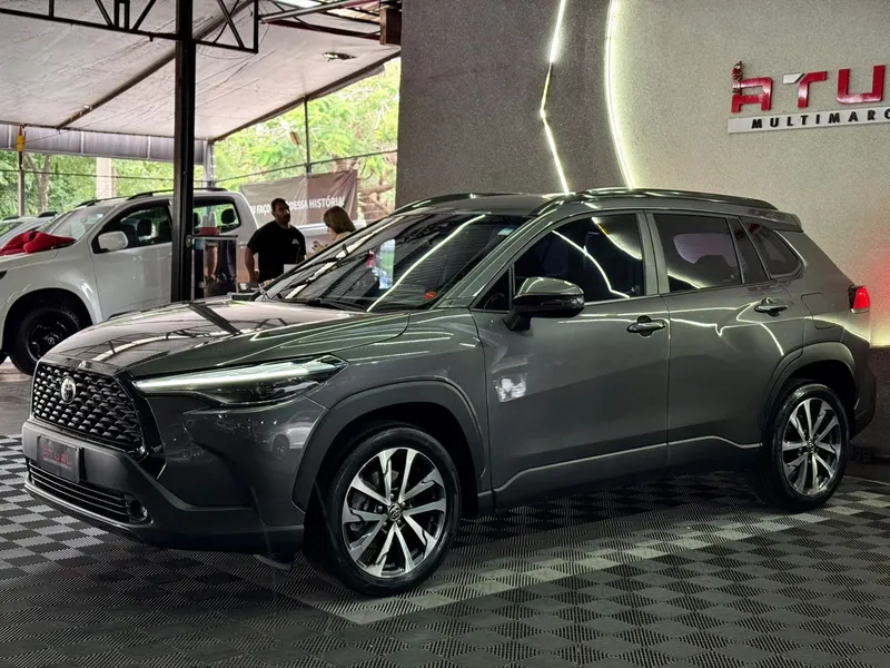 Toyota Corolla Cross Cinza