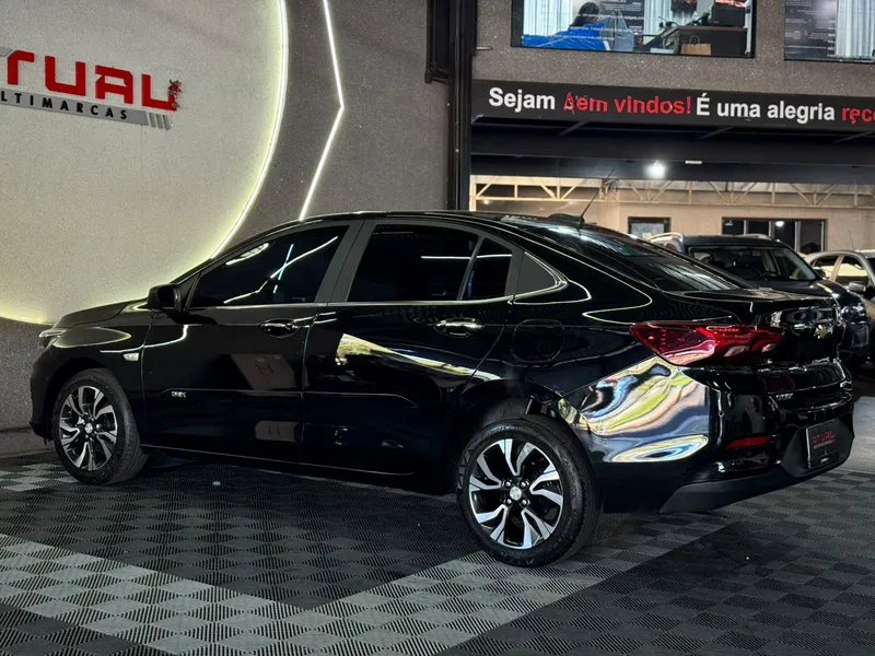 Chevrolet Onix Sedan Preto