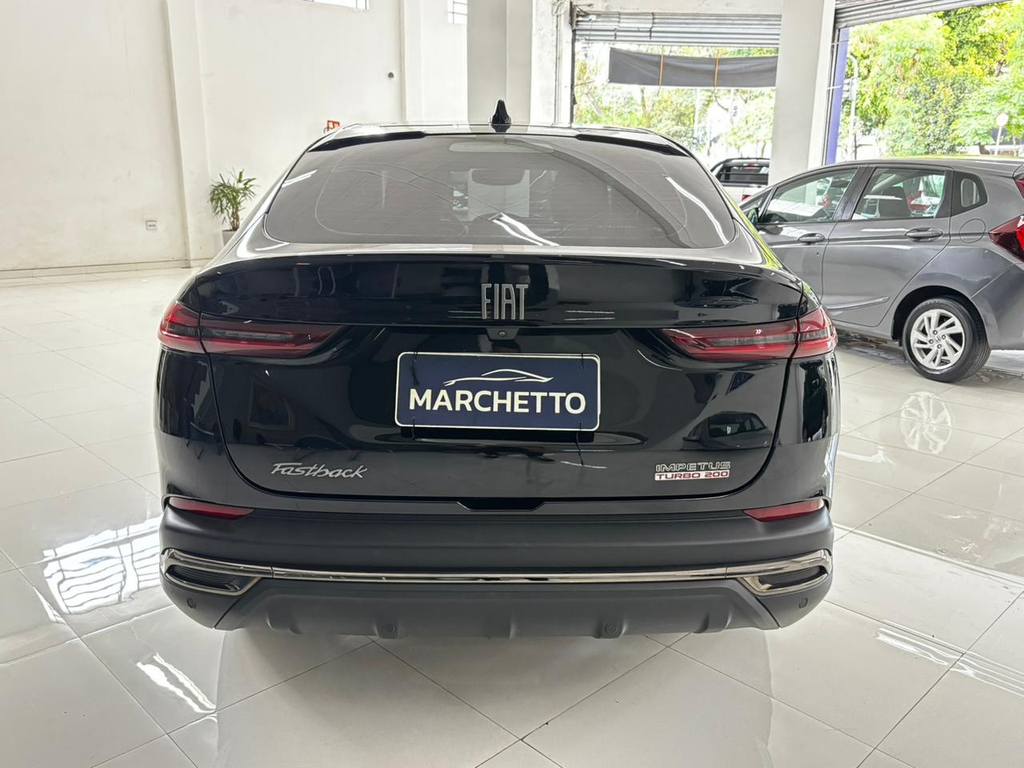 Fiat FASTBACK Preto