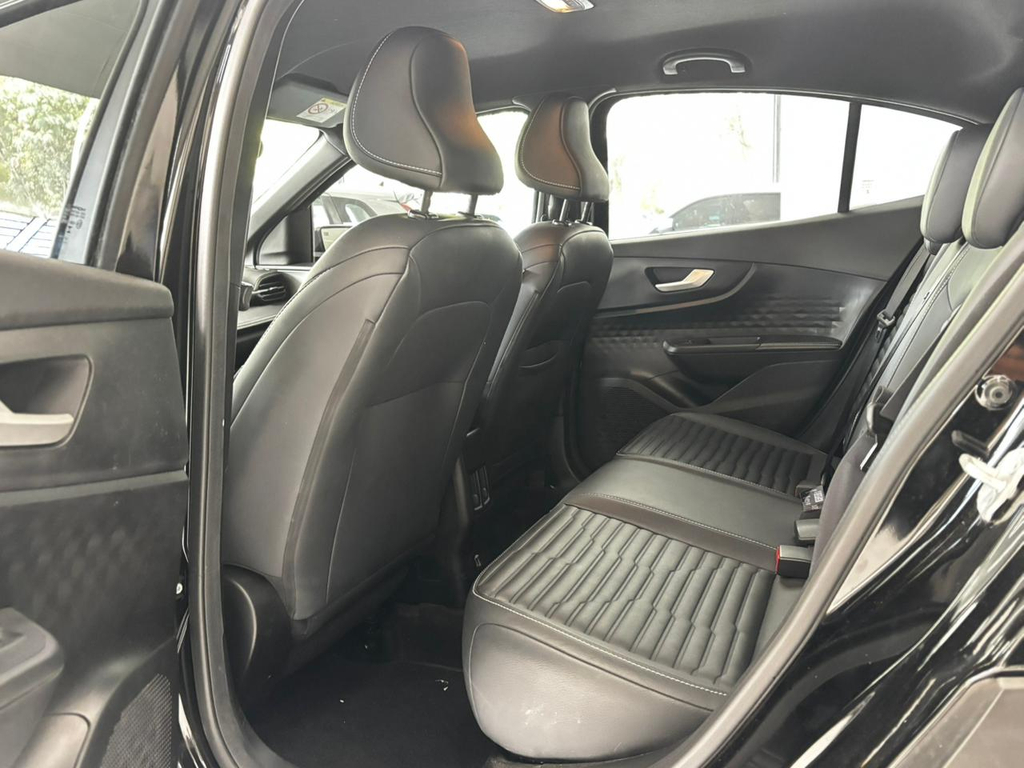 Fiat FASTBACK Preto