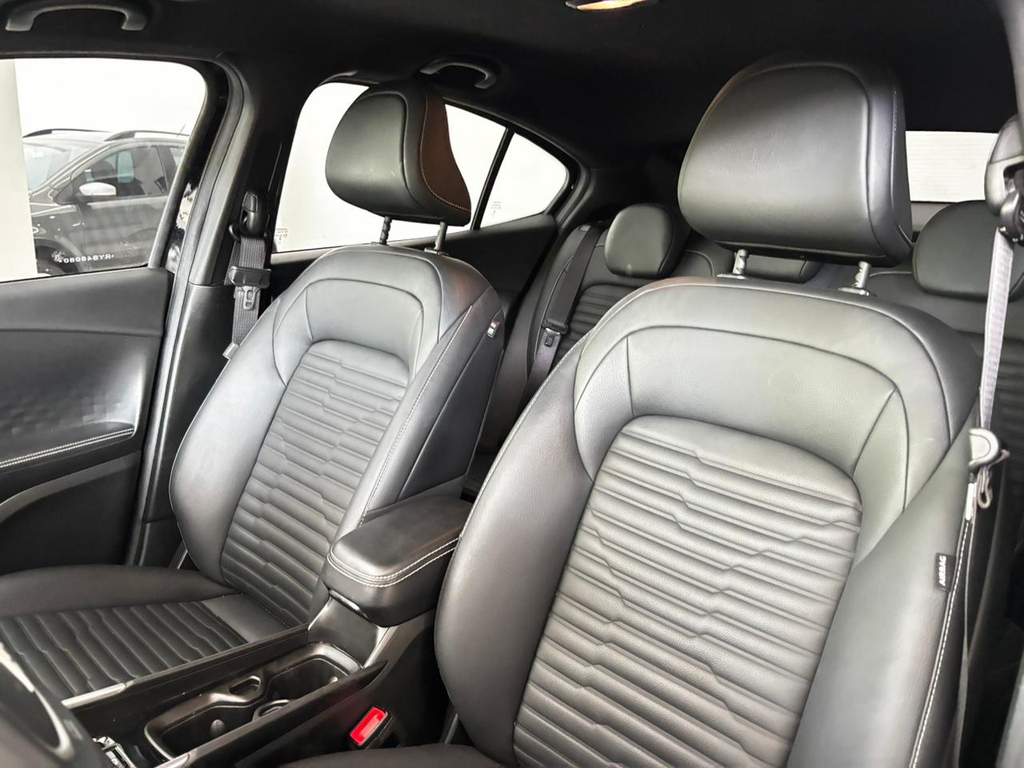 Fiat FASTBACK Preto