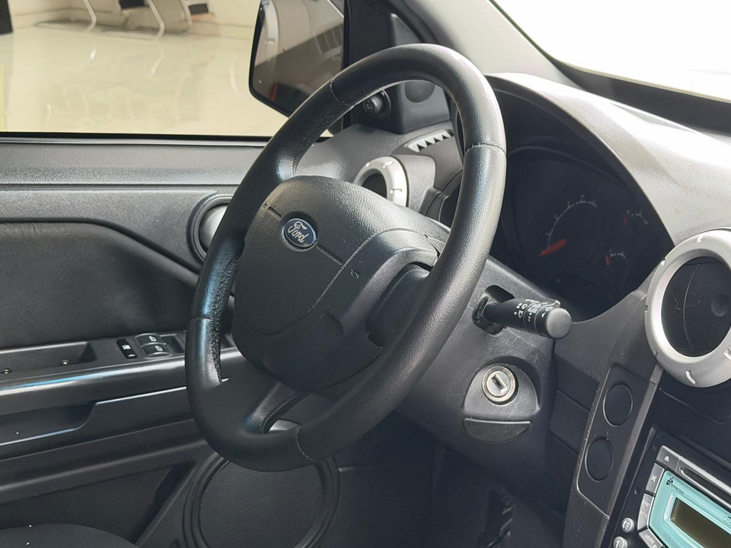 Ford EcoSport Prata