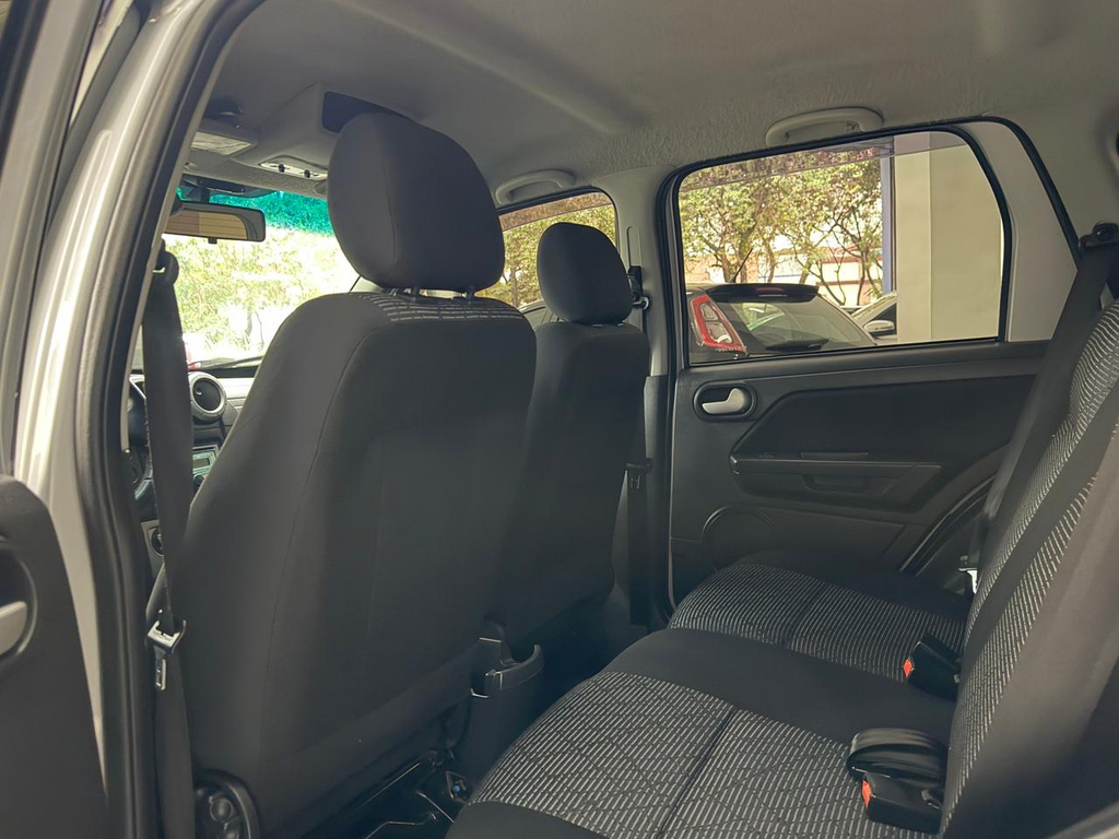 Ford EcoSport Prata