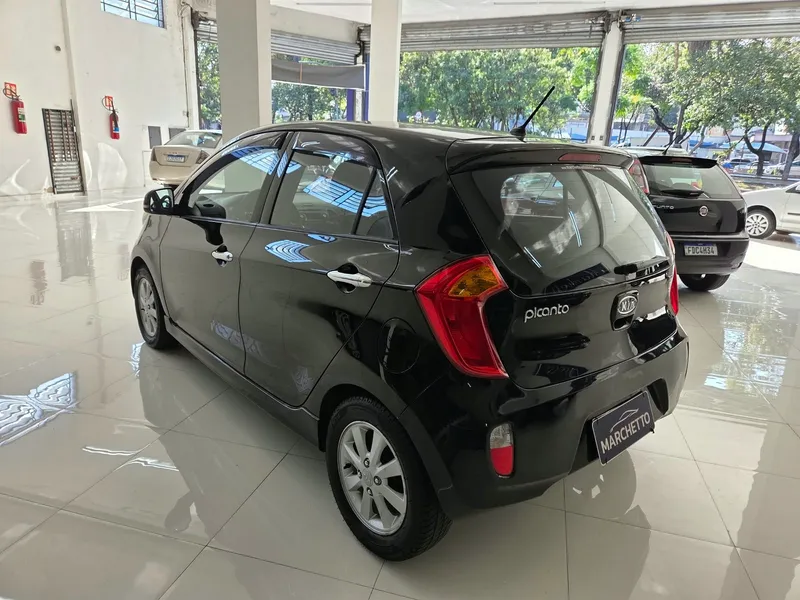 Kia Picanto Preto