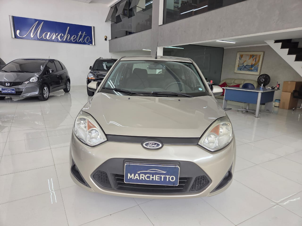 Ford Fiesta Sedan Prata