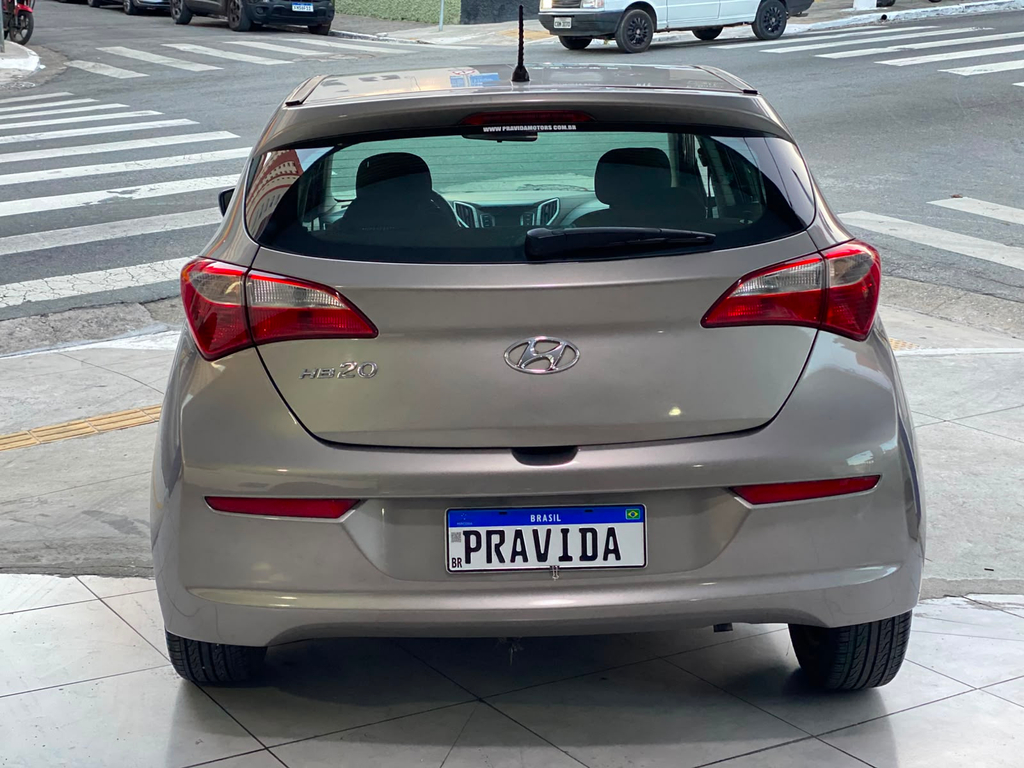 Hyundai HB20 Prata