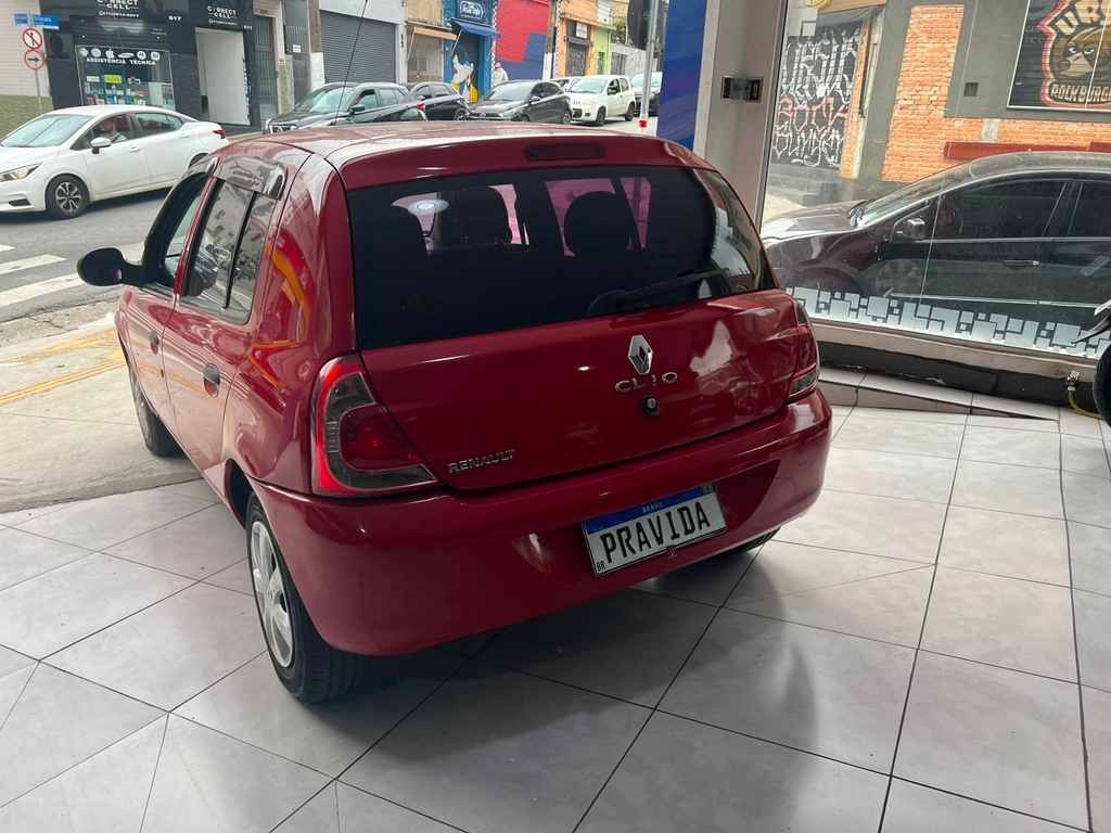 Renault Clio Vermelho