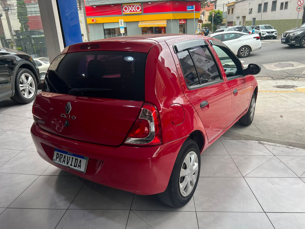 Renault Clio Vermelho