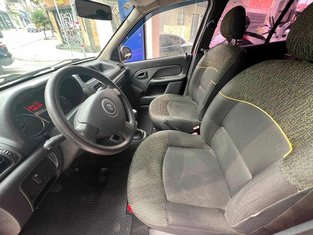Renault Clio Vermelho