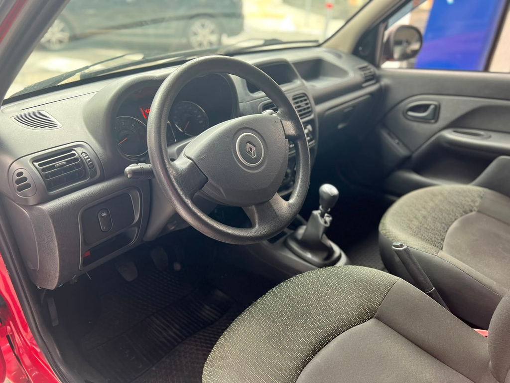 Renault Clio Vermelho