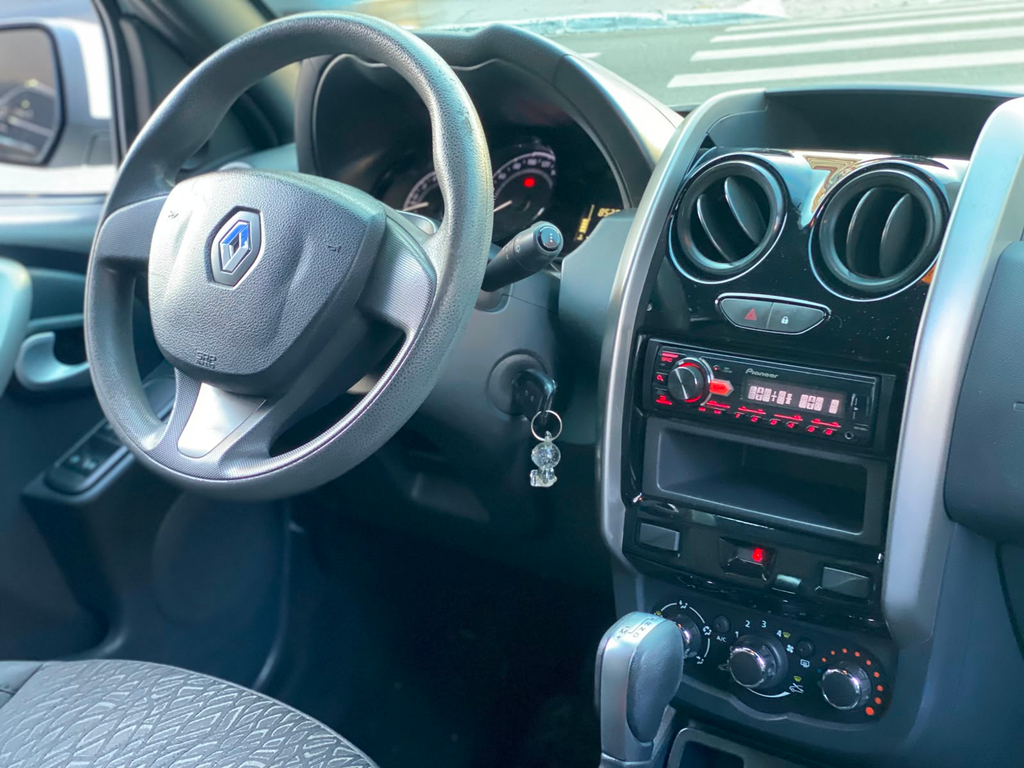 Renault Duster Branco