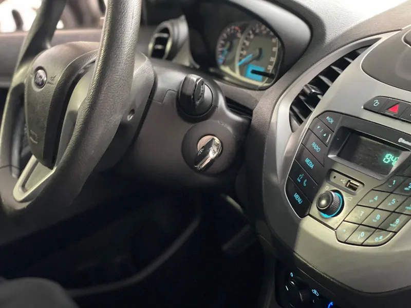 Ford Ka Hatch Branco