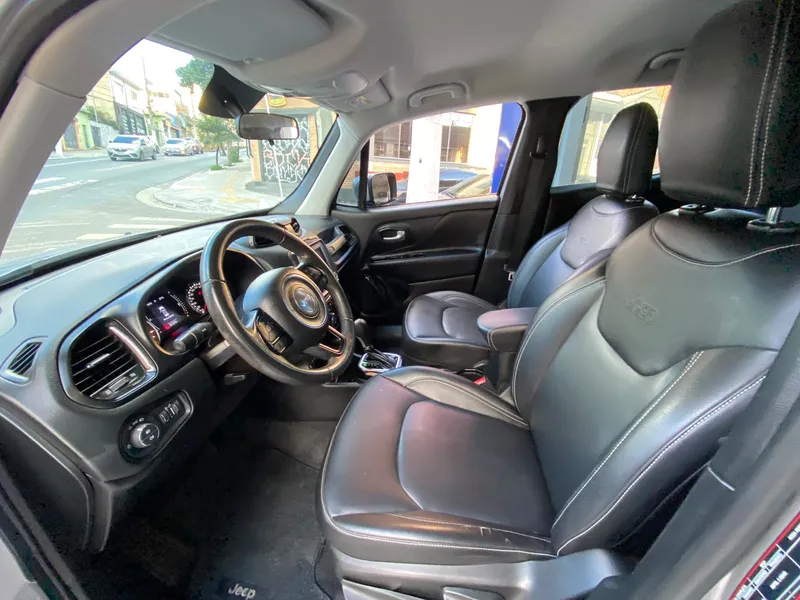 Jeep Renegade Prata
