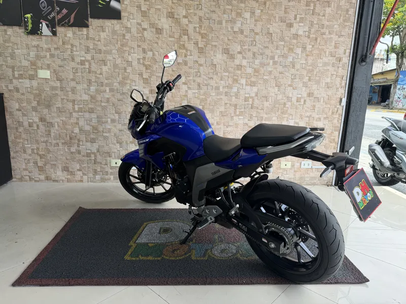 Yamaha FZ25 Azul