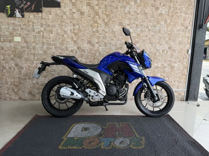 Yamaha FZ25 Azul