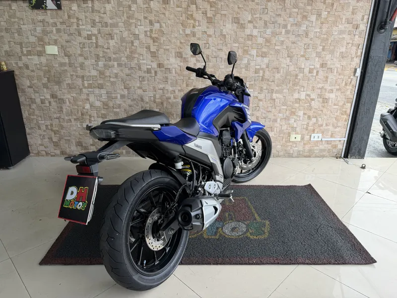 Yamaha FZ25 Azul