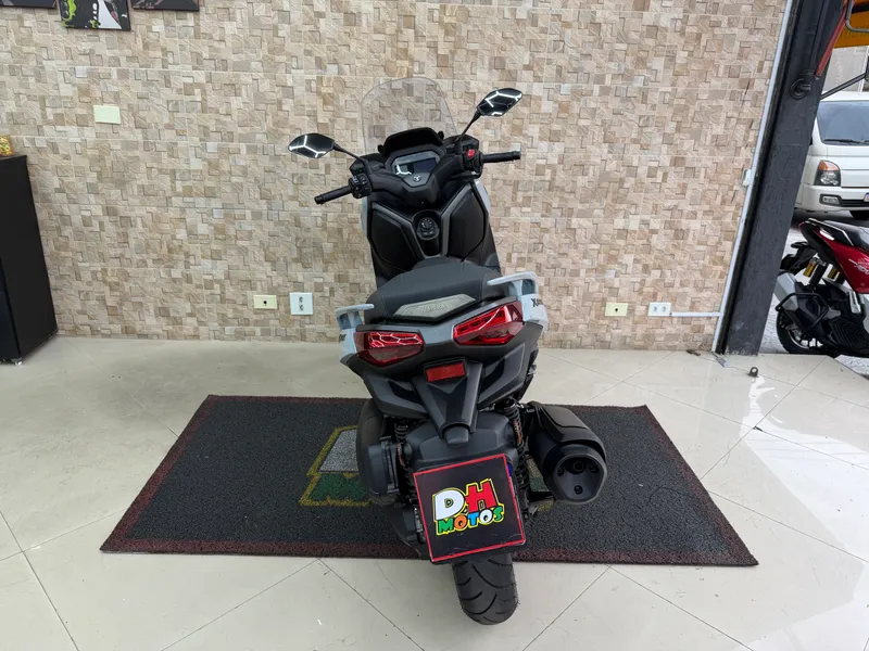 Yamaha XMAX 300 Cinza
