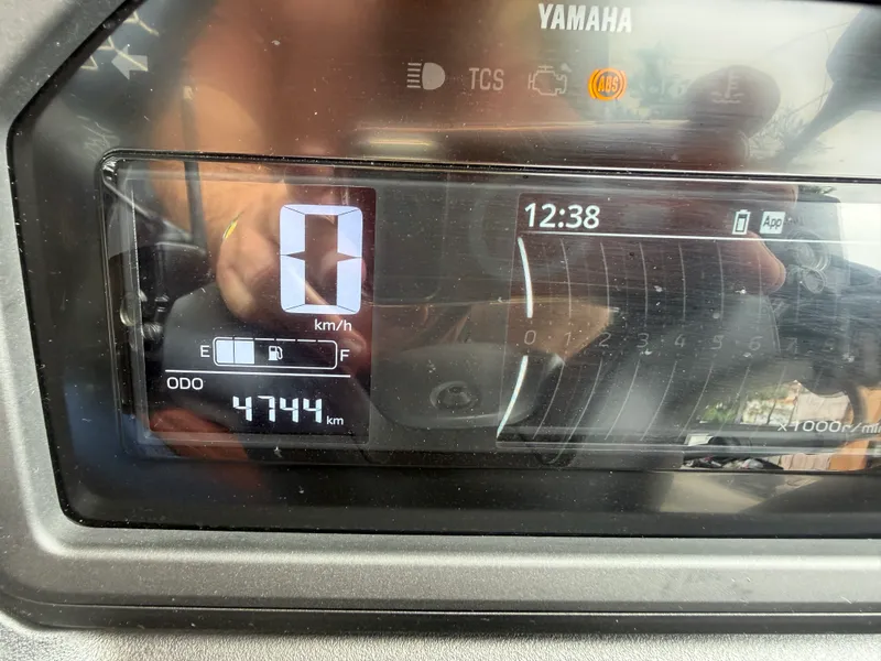 Yamaha XMAX 300 Cinza