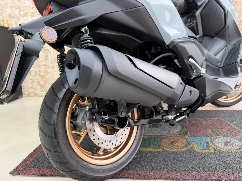 Yamaha XMAX 300 Cinza
