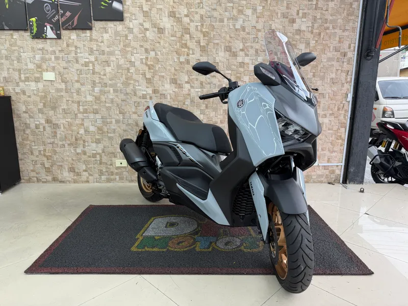 Yamaha XMAX 300 Cinza