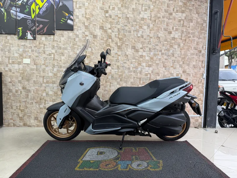Yamaha XMAX 300 Cinza