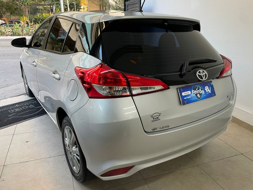 Toyota Yaris Hatch Prata