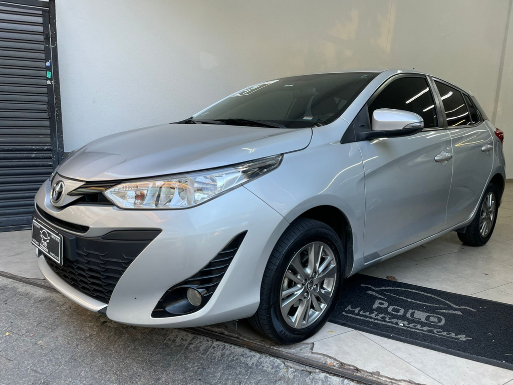 Toyota Yaris Hatch Prata