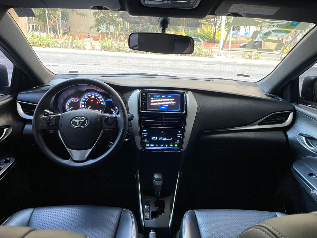 Toyota Yaris Hatch Prata