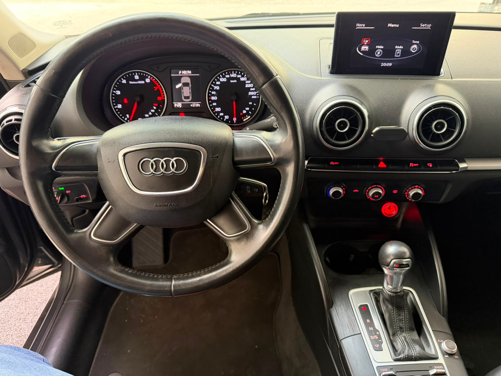 Audi A3 Cinza