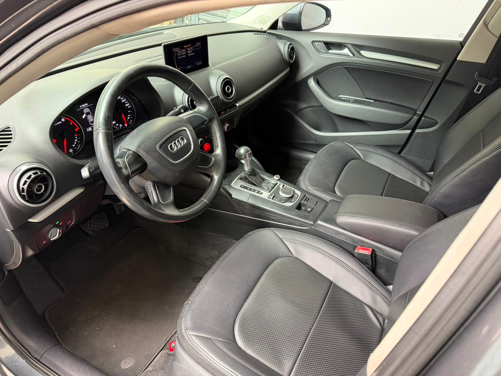 Audi A3 Cinza