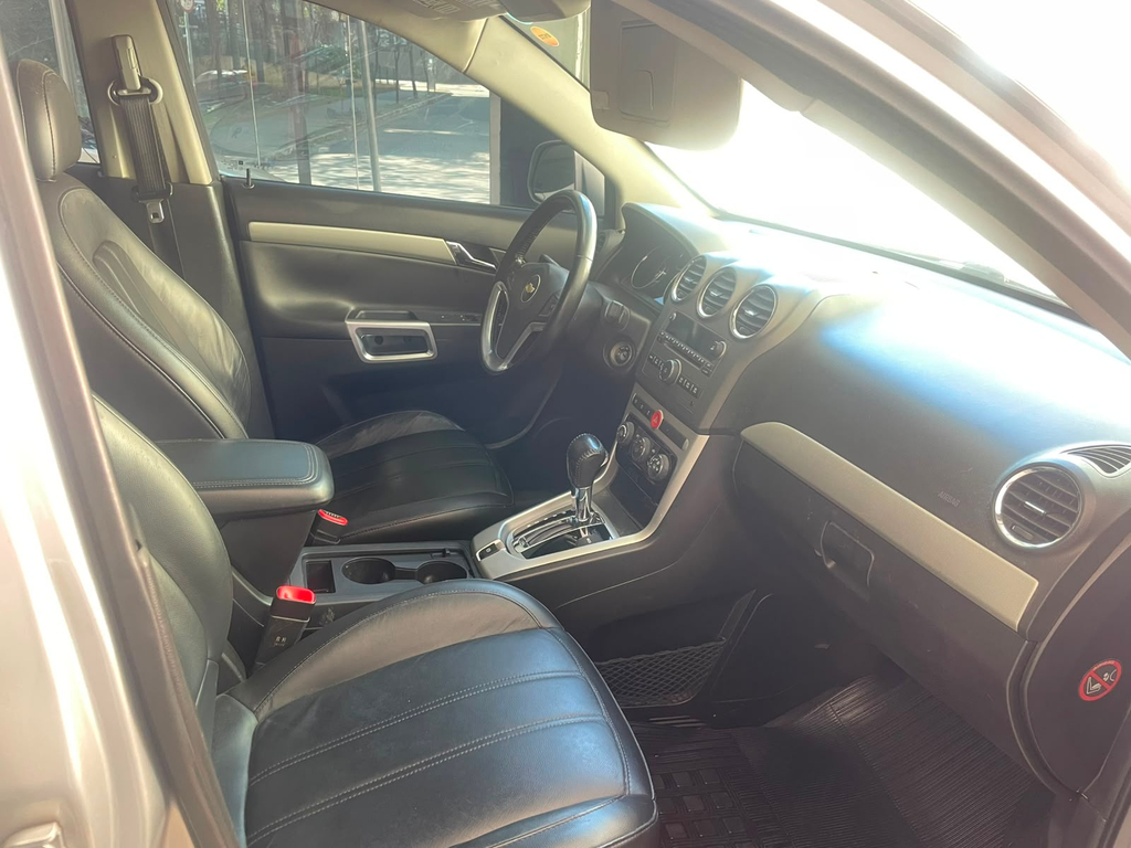 Chevrolet Captiva Prata