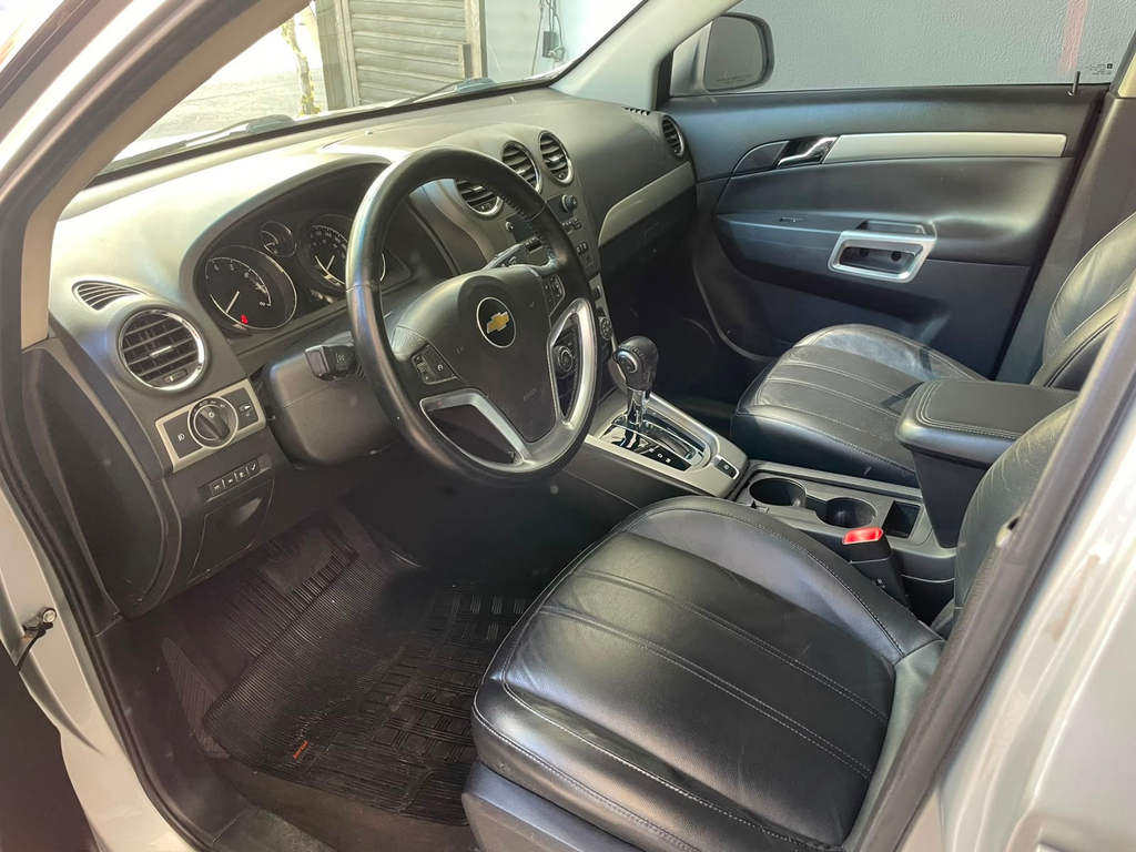 Chevrolet Captiva Prata