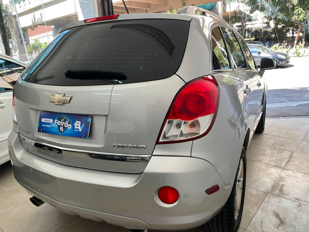 Chevrolet Captiva Prata