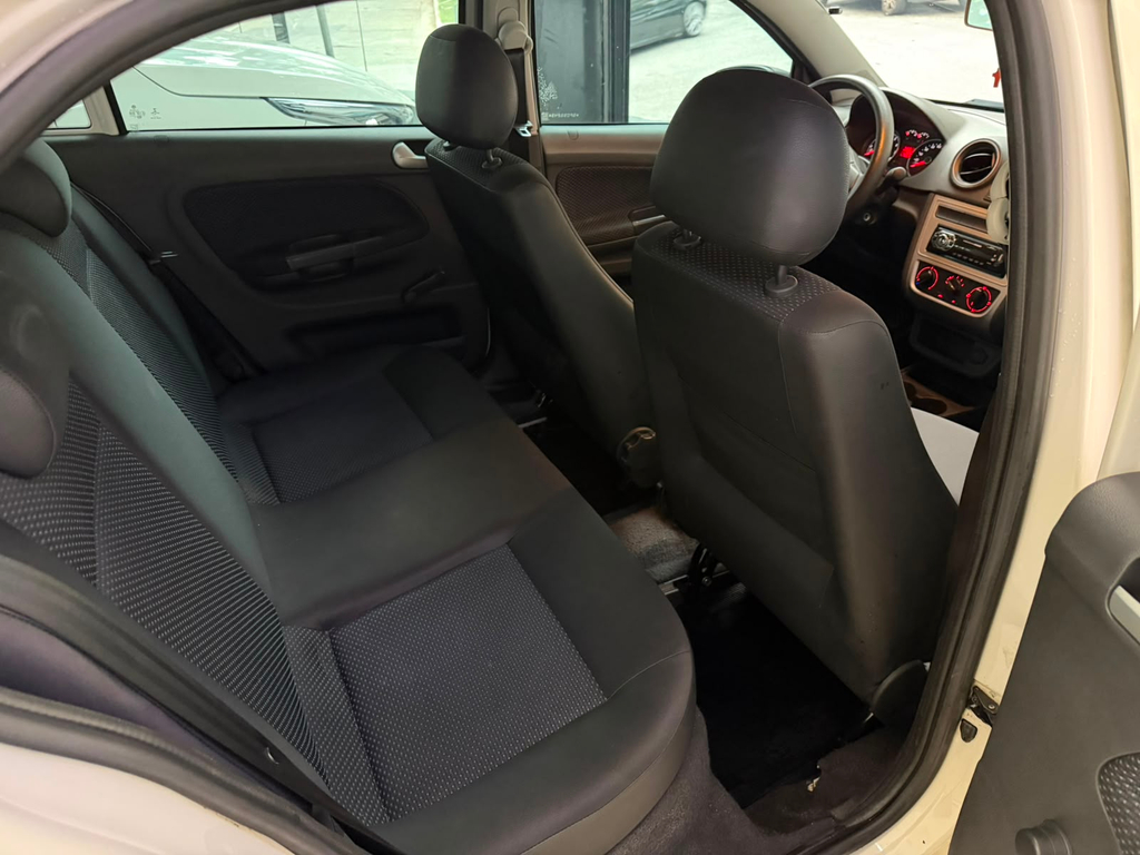 Volkswagen Gol Branco