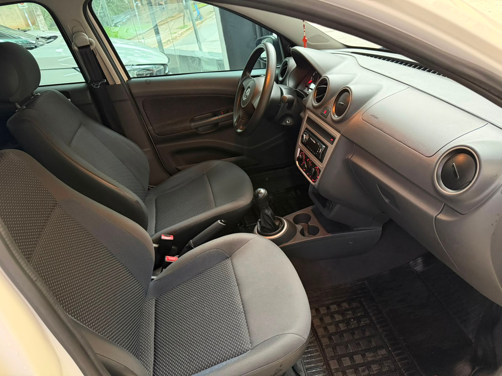 Volkswagen Gol Branco