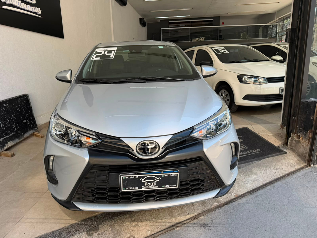 Toyota Yaris Sedan Prata